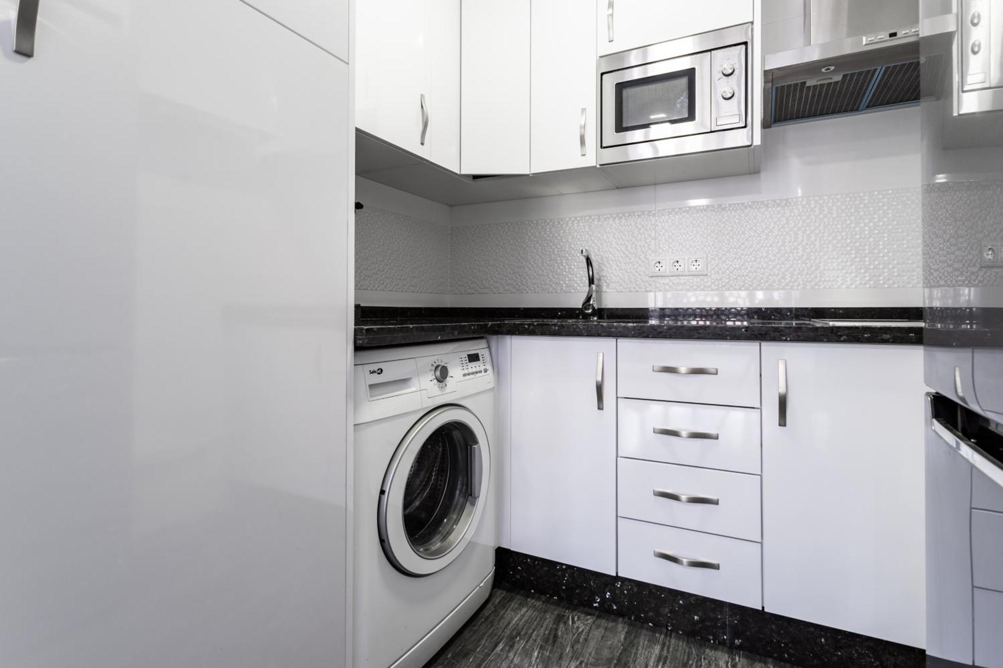 Sur Suites Palmeras 491 Фуeнхирола Екстериор снимка